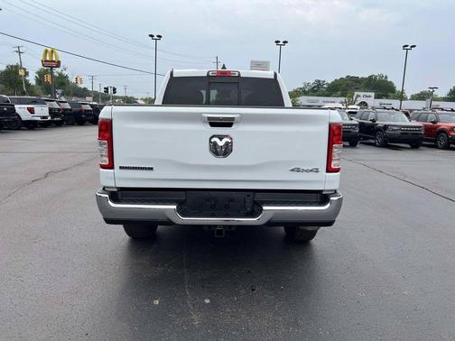 Bright White Clearcoat 2019 RAM 1500 Big Horn