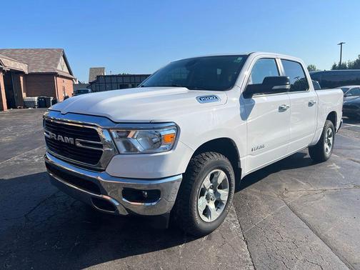 Bright White Clearcoat 2019 RAM 1500 Big Horn