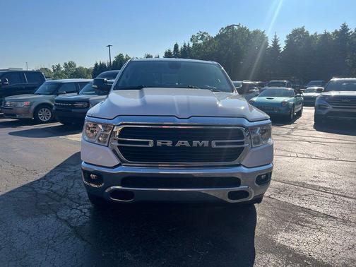 Bright White Clearcoat 2019 RAM 1500 Big Horn
