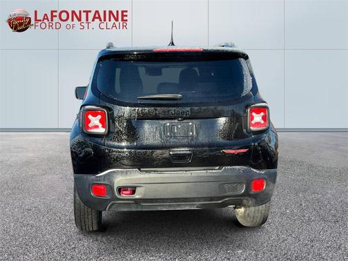 2023 Jeep Renegade Trailhawk