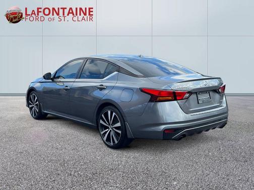 2022 Nissan Altima 2.0 SR