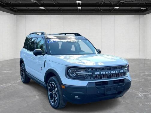 Oxford White 2025 Ford Bronco Sport Outer Banks