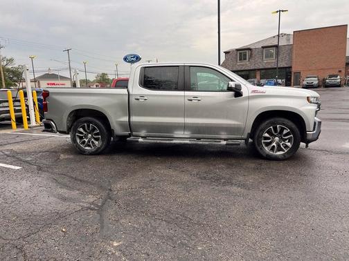 Silver Ice Metallic 2019 Chevrolet Silverado 1500 LT