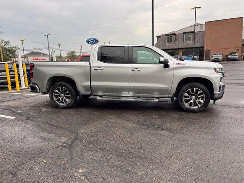 Silver Ice Metallic 2019 Chevrolet Silverado 1500 LT
