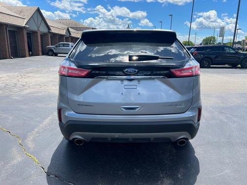 Silver Metallic 2020 Ford Edge Titanium