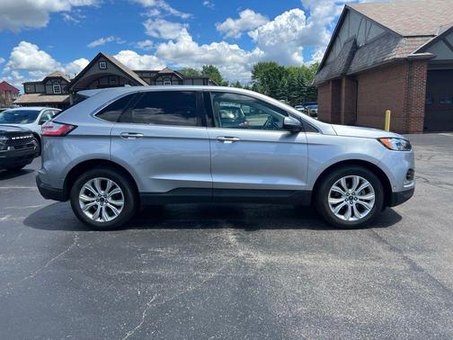 Silver Metallic 2020 Ford Edge Titanium