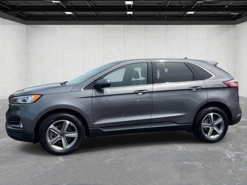 Gray Metallic 2022 Ford Edge SEL
