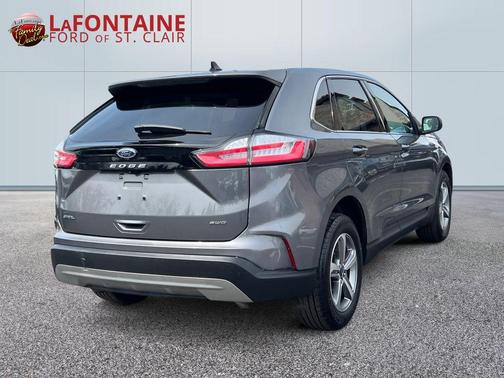 Gray Metallic 2022 Ford Edge SEL
