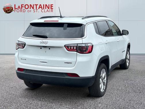 Bright White Clearcoat 2025 Jeep Compass Latitude