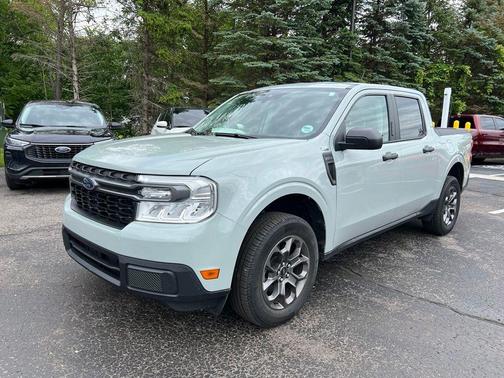 Cactus Green / Gray 2022 Ford Maverick XLT