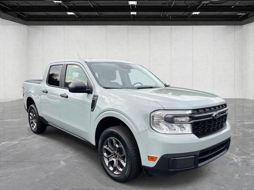 Cactus Green / Gray 2022 Ford Maverick XLT