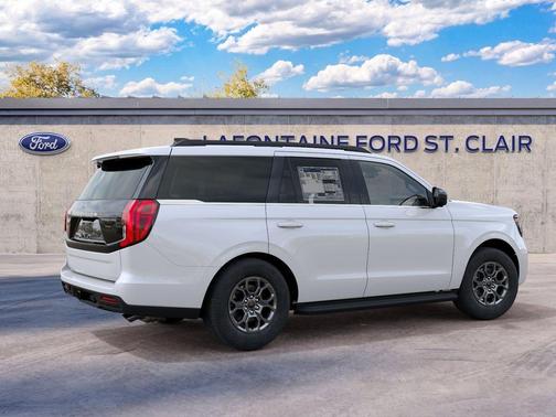 White 2027 Ford Expedition ACTIVE