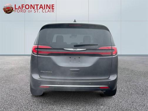 2023 Chrysler Pacifica Touring-L