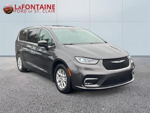 2023 Chrysler Pacifica Touring-L