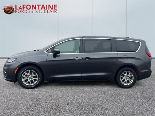 2023 Chrysler Pacifica Touring-L