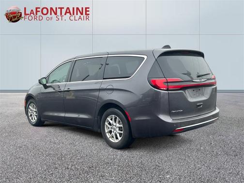 2023 Chrysler Pacifica Touring-L