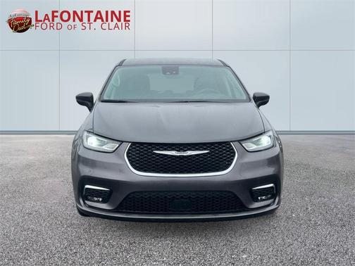 2023 Chrysler Pacifica Touring-L