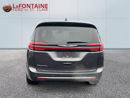 2023 Chrysler Pacifica Touring-L