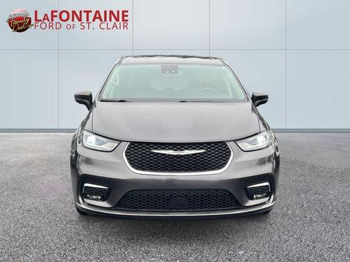 2023 Chrysler Pacifica Touring-L