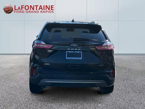 Black Metallic 2024 Ford Edge SEL