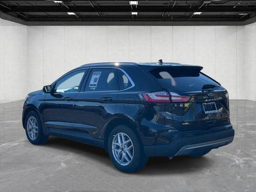 Black Metallic 2024 Ford Edge SEL