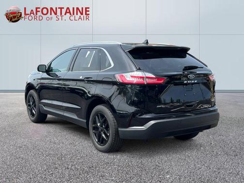 Black Metallic 2024 Ford Edge SEL