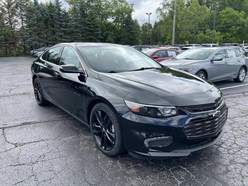 Black Metallic 2018 Chevrolet Malibu LT