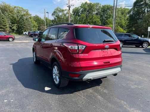 Ruby Red Metallic 2017 Ford Escape SE