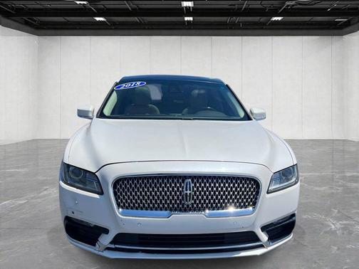 White Platinum Clearcoat Metallic 2018 Lincoln Continental Select
