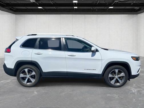 Bright White Clearcoat 2019 Jeep Cherokee Limited