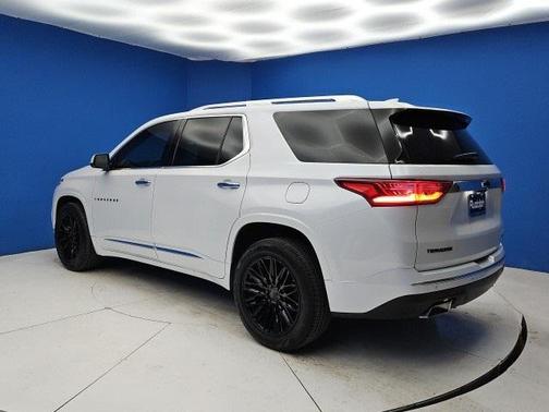 Iridescent Pearl Tricoat 2020 Chevrolet Traverse High Country