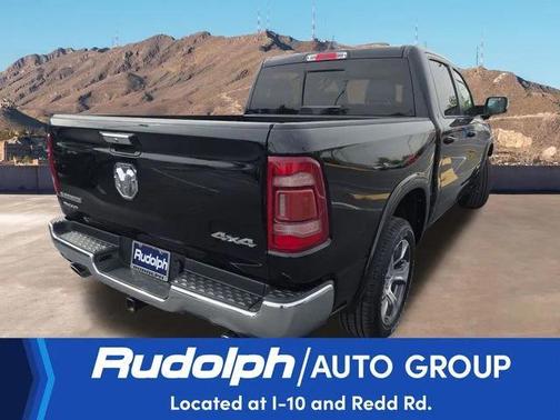 Diamond Black Crystal Pearlcoat 2022 RAM 1500 Laramie
