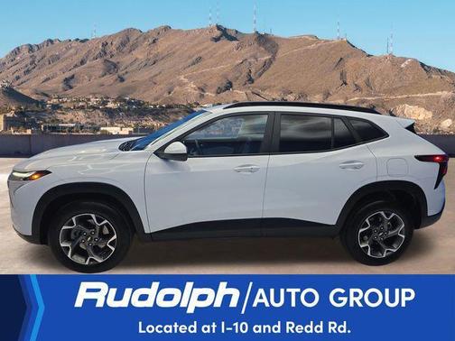Summit White 2025 Chevrolet Trax LT