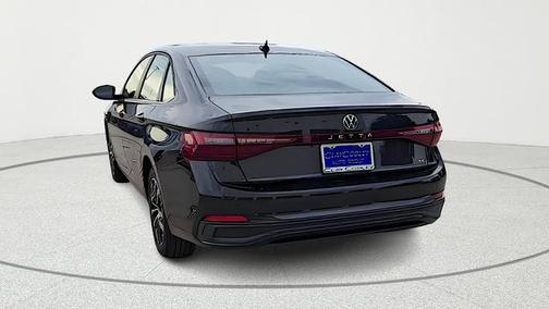 Deep Black Pearl 2026 Volkswagen Jetta 1.4T SE