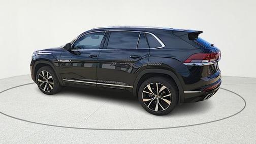 deep black pearl 2026 Volkswagen Atlas Cross Sport 2.0T SEL Premium