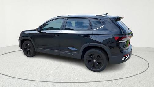 Deep Black Pearl 2026 Volkswagen Taos SE