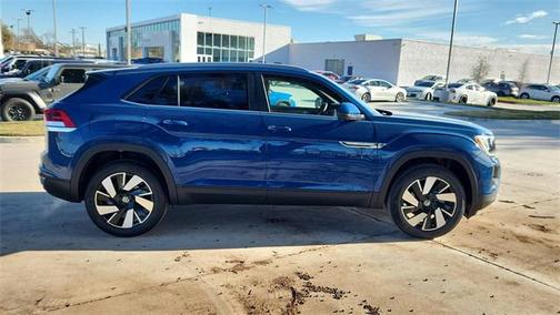 2025 Volkswagen Atlas Cross Sport 2.0T SE w/Technology