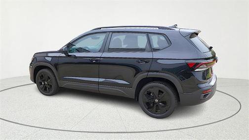 2025 Volkswagen Taos 1.5T SE Black