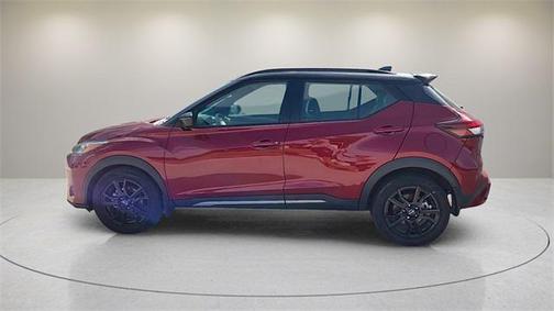 2022 Nissan Kicks SR