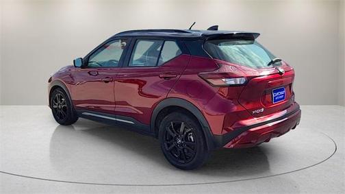 2022 Nissan Kicks SR