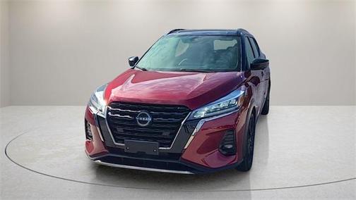 2022 Nissan Kicks SR