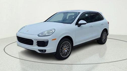Carrara White Metallic 2017 Porsche Cayenne Platinum Edition