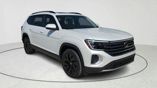 White 2026 Volkswagen Atlas 2.0T SE w/Technology