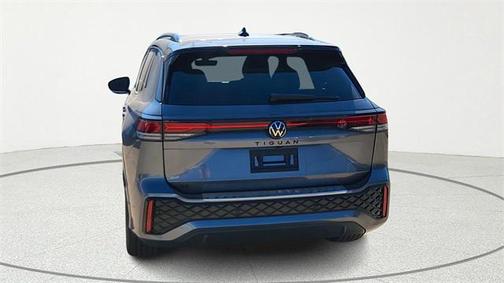 2025 Volkswagen Tiguan 2.0T SE R-Line Black