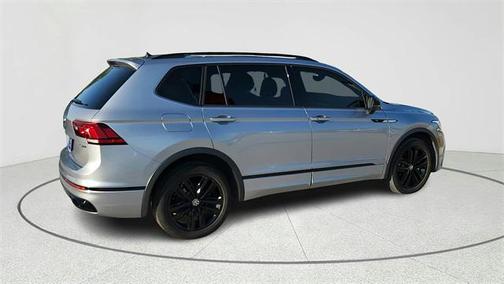 2022 Volkswagen Tiguan 2.0T SE R-Line Black 4MOTION