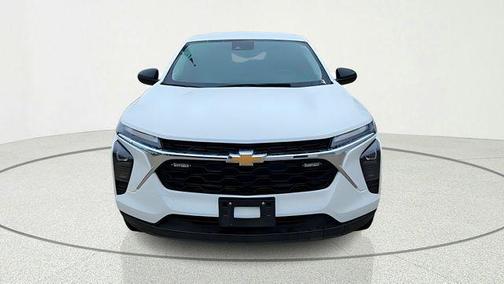 Summit White 2025 Chevrolet Trax LS