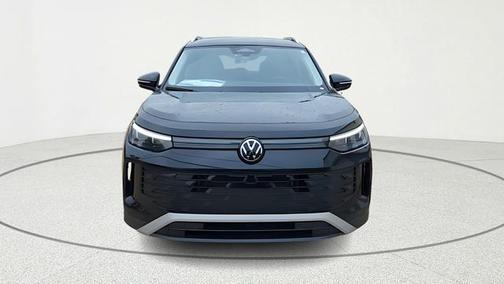 deep black pearl 2026 Volkswagen Tiguan 2.0T S
