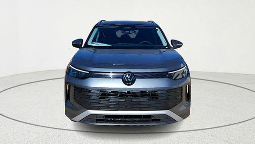 Platinum Gray Metallic 2026 Volkswagen Tiguan 2.0T SE