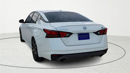 2020 Nissan Altima SR FWD