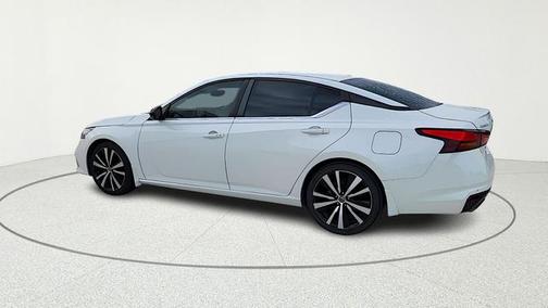 2020 Nissan Altima SR FWD